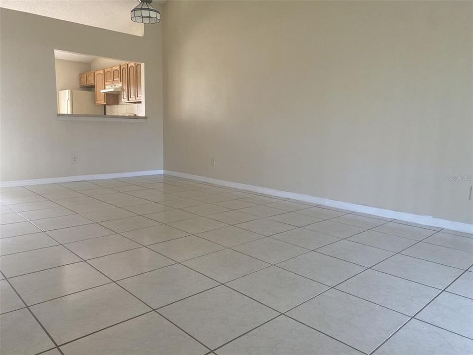 For Sale: $239,999 (2 beds, 2 baths, 954 Square Feet)