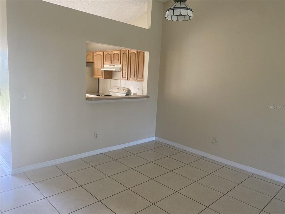 For Sale: $239,999 (2 beds, 2 baths, 954 Square Feet)