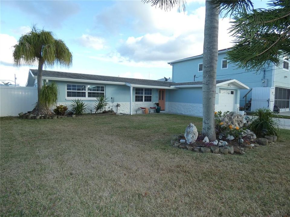 For Sale: $289,900 (3 beds, 2 baths, 1388 Square Feet)