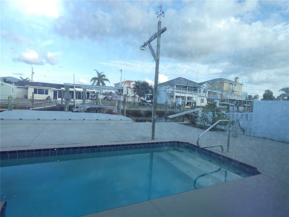 For Sale: $289,900 (3 beds, 2 baths, 1388 Square Feet)