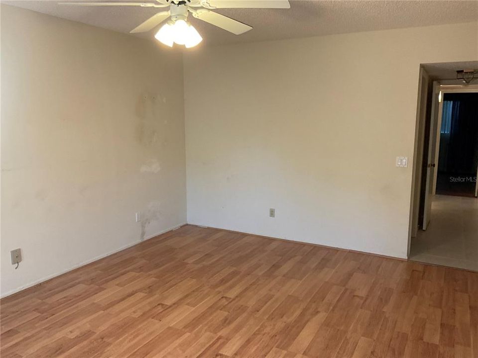 For Sale: $189,000 (2 beds, 2 baths, 1400 Square Feet)