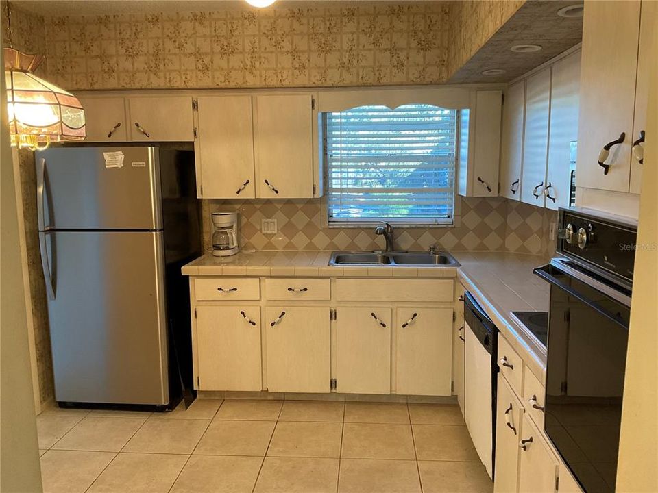 For Sale: $189,000 (2 beds, 2 baths, 1400 Square Feet)