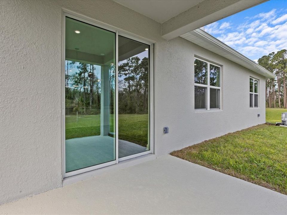 Lanai - sliding door to the dining room