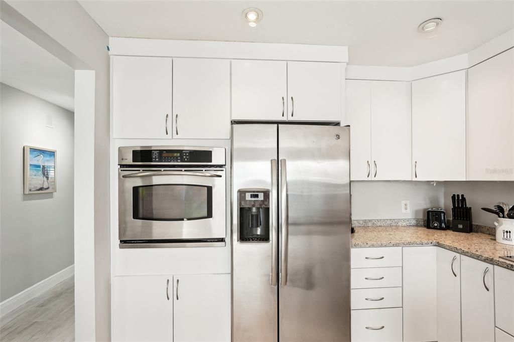 For Sale: $685,000 (2 beds, 1 baths, 1120 Square Feet)