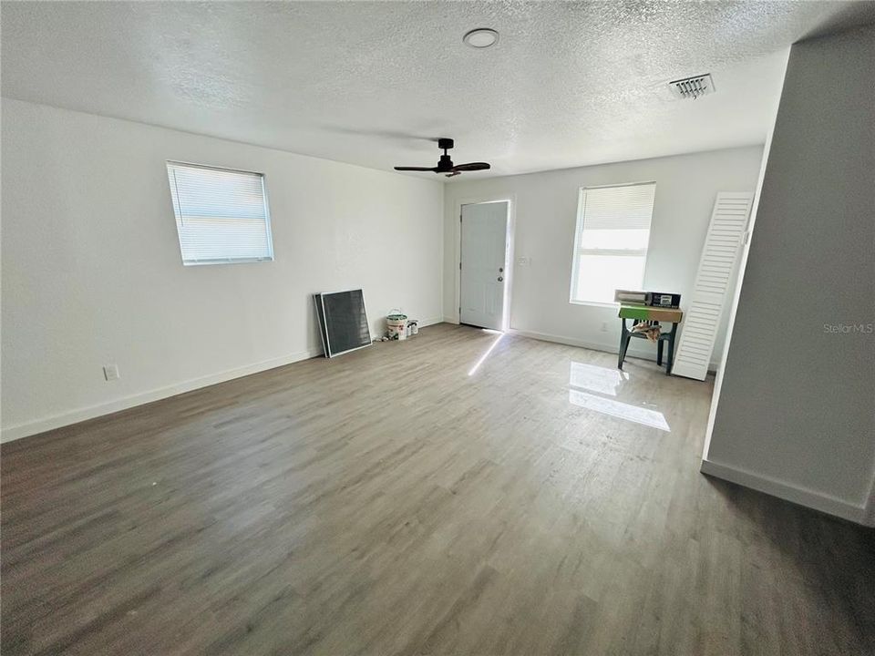 For Rent: $1,850 (2 beds, 1 baths, 1064 Square Feet)