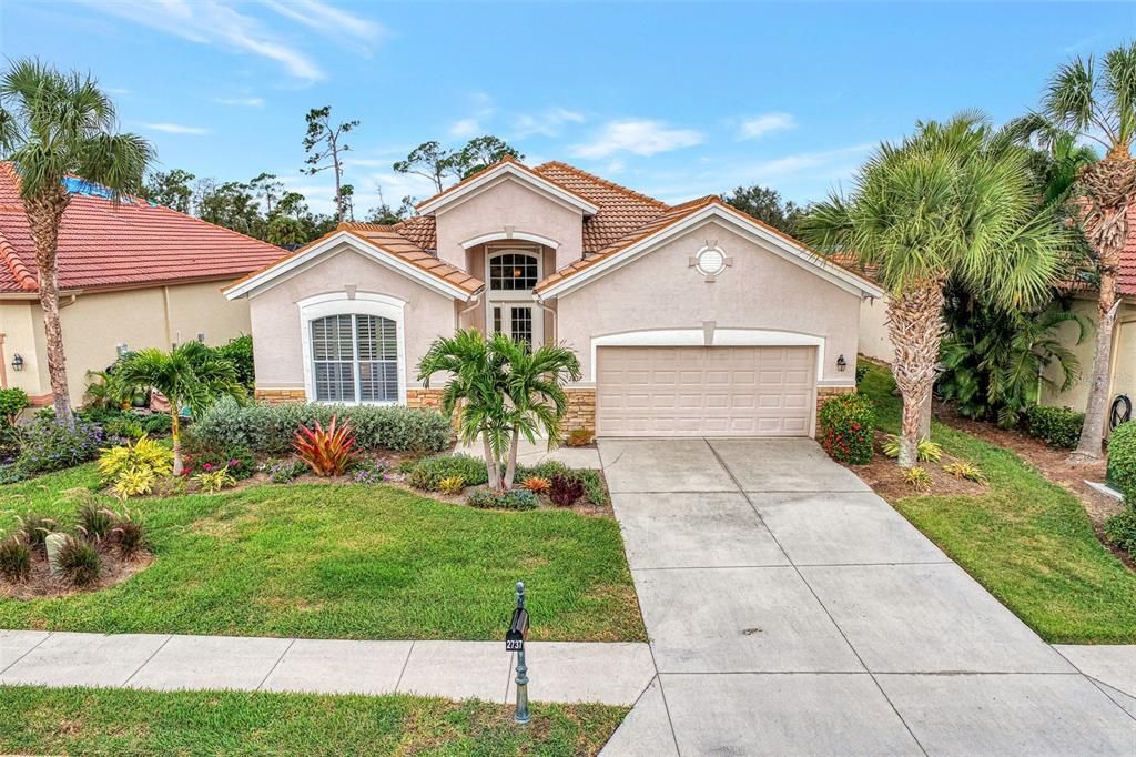 Недавно продано: $515,000 (2 спален, 2 ванн, 1952 Квадратных фут)