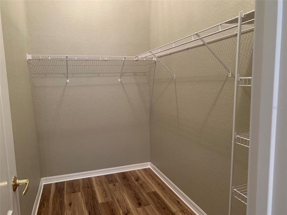 Main Bedroom Walk-in Closet