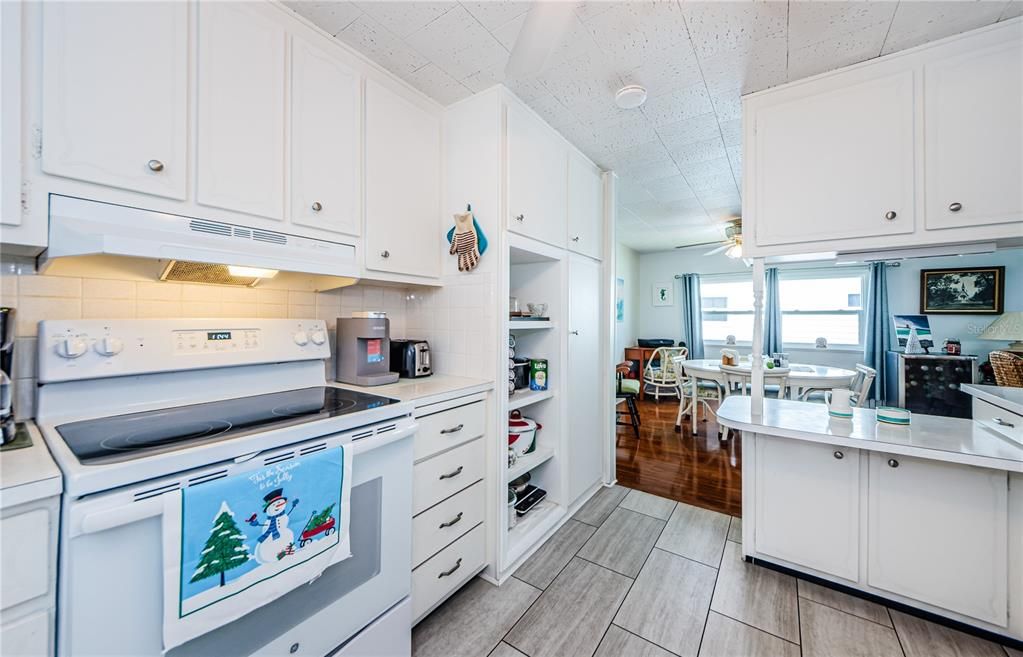 Kitchen with plenty of storage