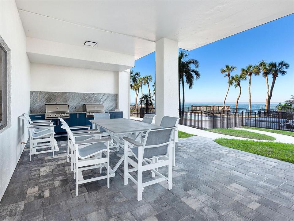 Outdoor kitchen with 2 grills