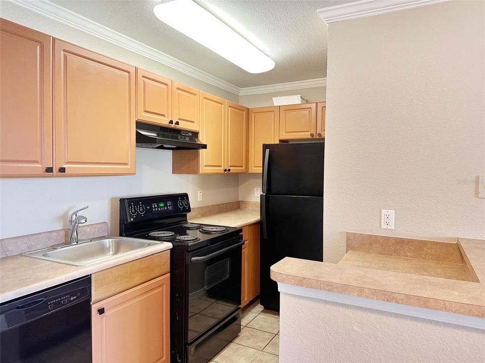 For Sale: $149,900 (1 beds, 1 baths, 529 Square Feet)