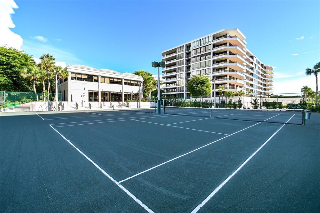 For Sale: $2,650,000 (3 beds, 2 baths, 2375 Square Feet)