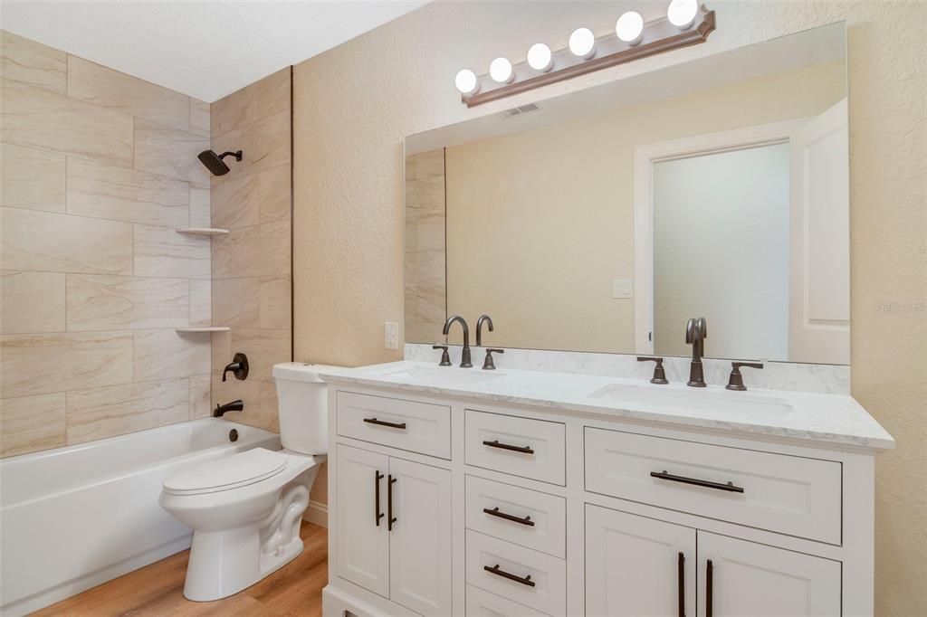 Guest bath with dual vanity