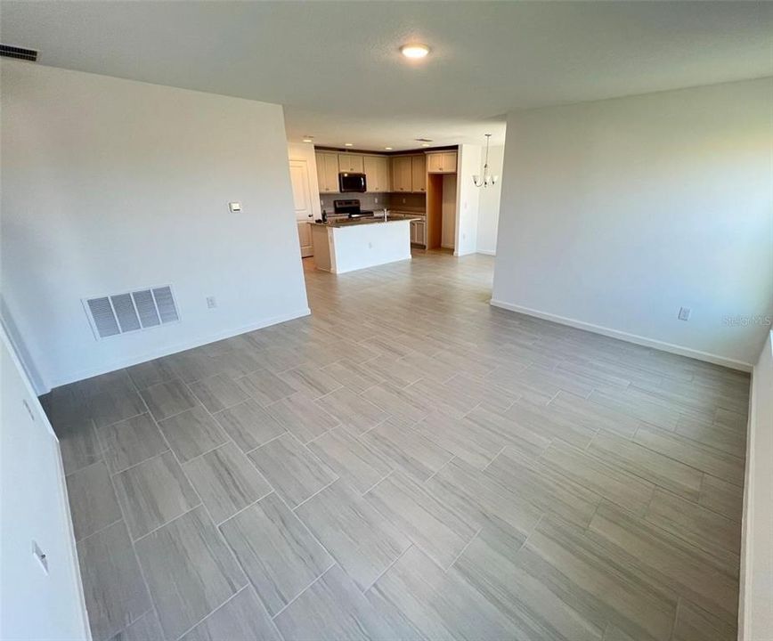 For Rent: $2,200 (4 beds, 2 baths, 1600 Square Feet)