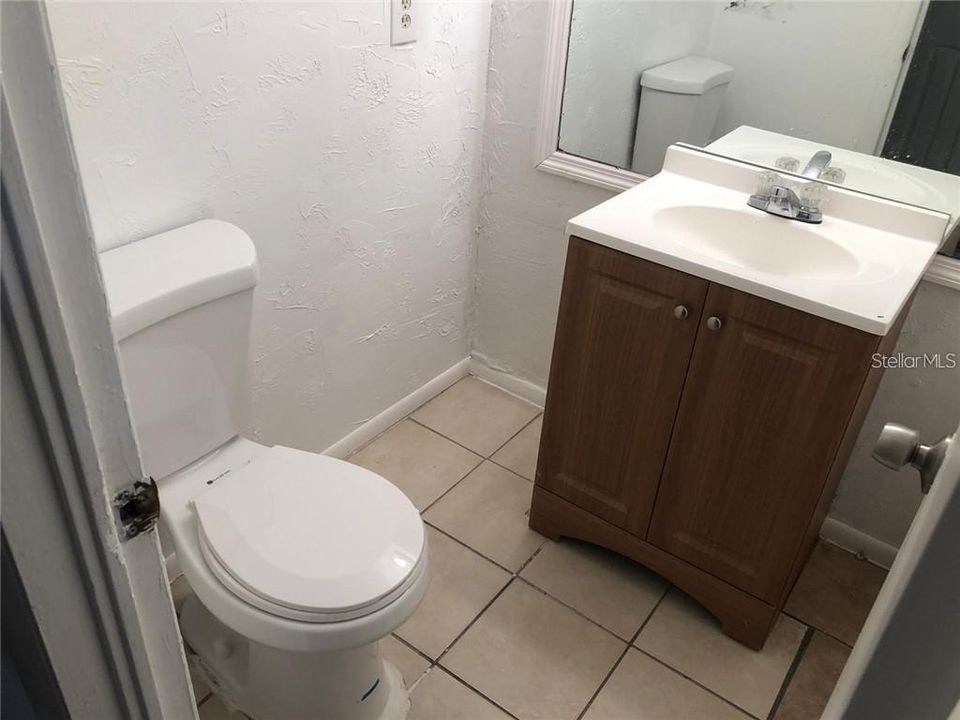 For Rent: $1,600 (2 beds, 1 baths, 1164 Square Feet)