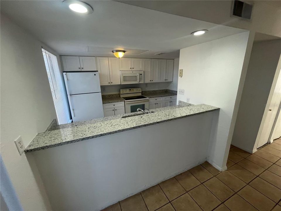 For Rent: $1,600 (2 beds, 1 baths, 1164 Square Feet)