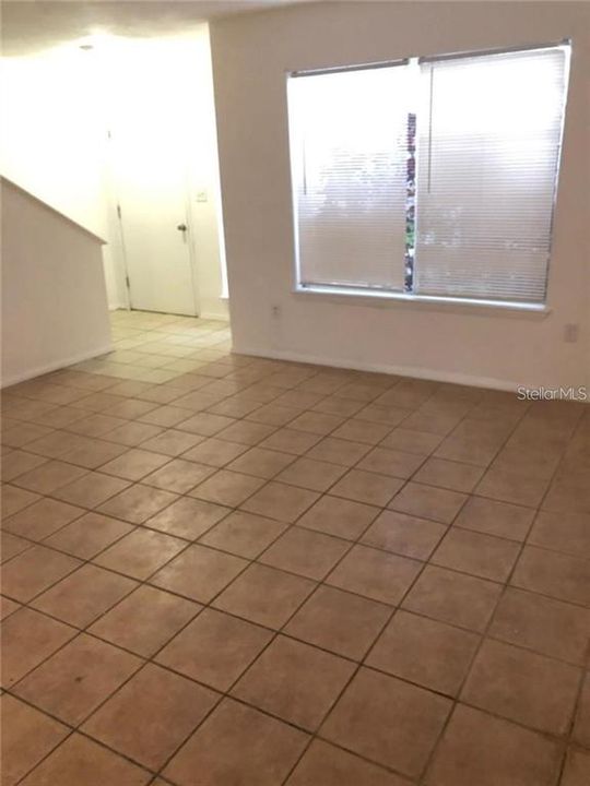 For Rent: $1,600 (2 beds, 1 baths, 1164 Square Feet)