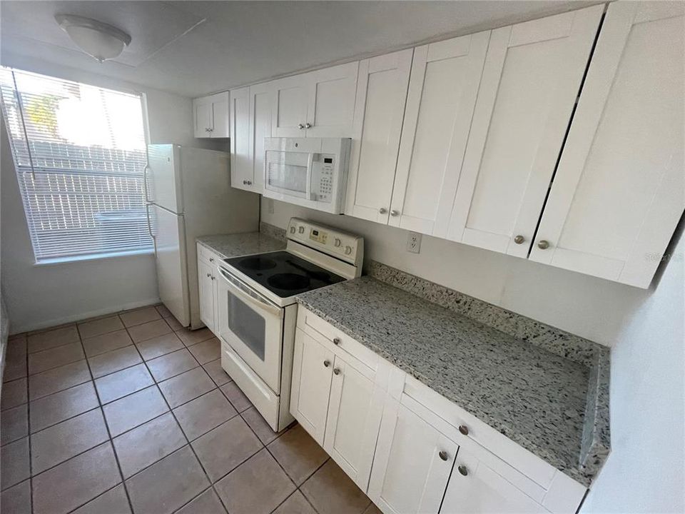 For Rent: $1,600 (2 beds, 1 baths, 1164 Square Feet)