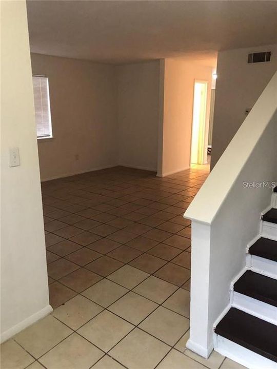 For Rent: $1,600 (2 beds, 1 baths, 1164 Square Feet)