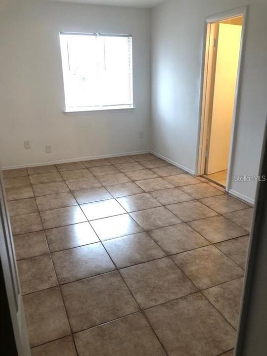 For Rent: $1,600 (2 beds, 1 baths, 1164 Square Feet)