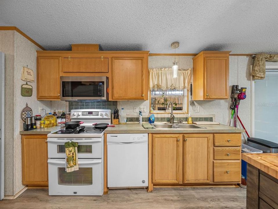 En Venta: $369,900 (3 camas, 2 baños, 1512 Pies cuadrados)