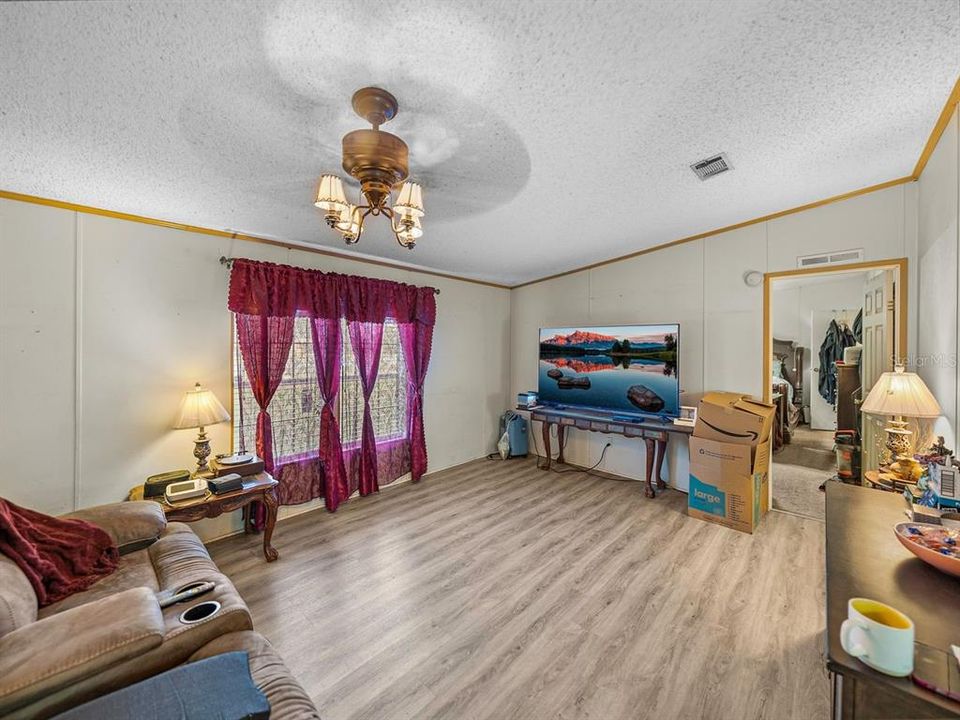 En Venta: $369,900 (3 camas, 2 baños, 1512 Pies cuadrados)