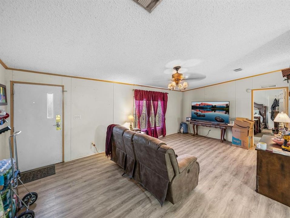 En Venta: $369,900 (3 camas, 2 baños, 1512 Pies cuadrados)