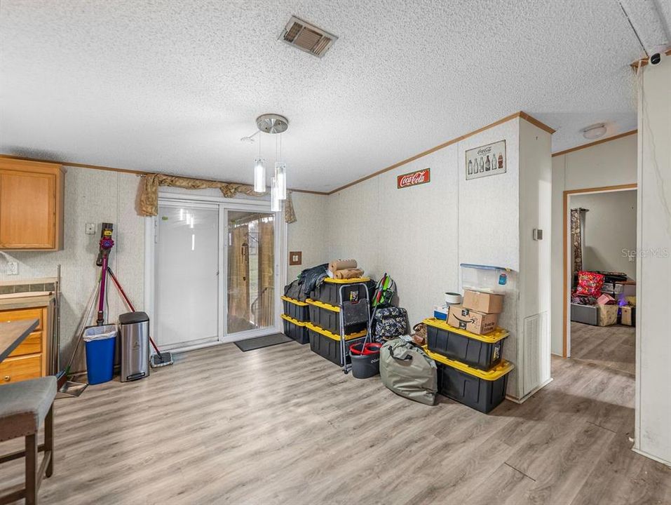 En Venta: $369,900 (3 camas, 2 baños, 1512 Pies cuadrados)