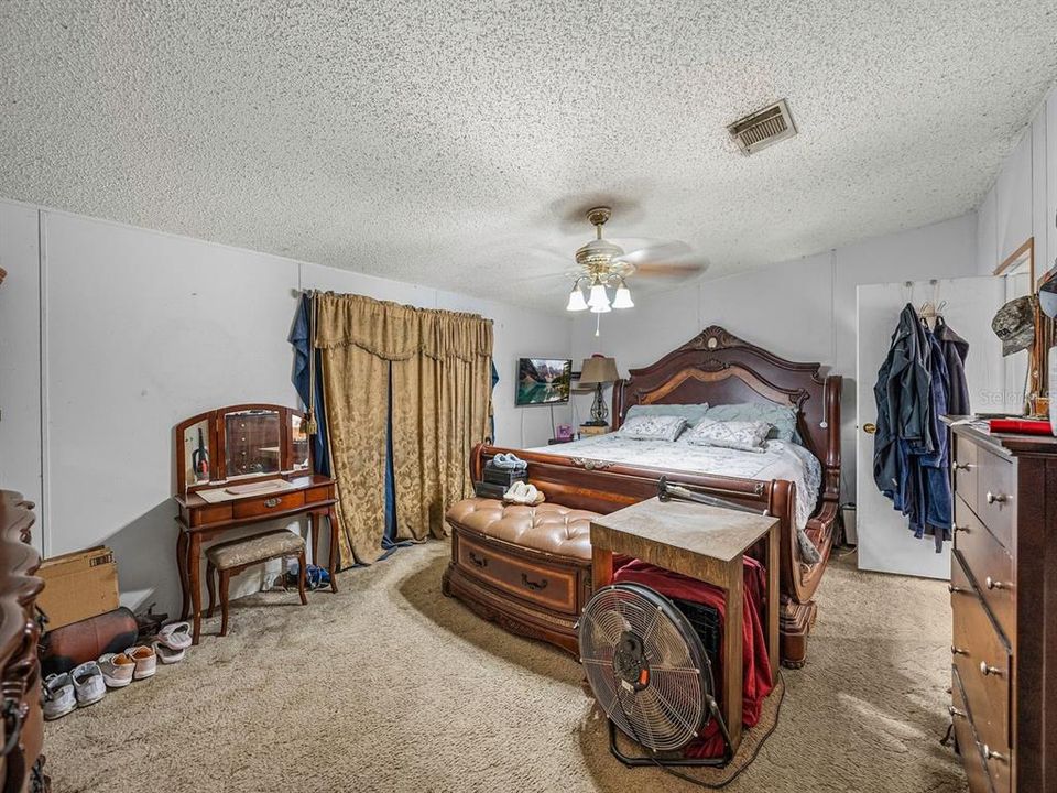 En Venta: $369,900 (3 camas, 2 baños, 1512 Pies cuadrados)