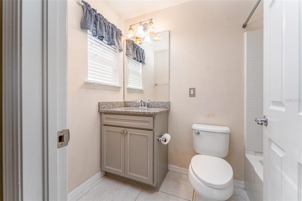 Full bathroom 2 in loft