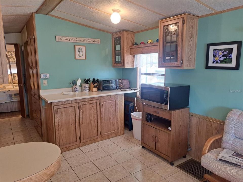 For Sale: $142,000 (2 beds, 2 baths, 756 Square Feet)