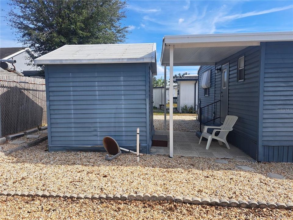 For Sale: $142,000 (2 beds, 2 baths, 756 Square Feet)