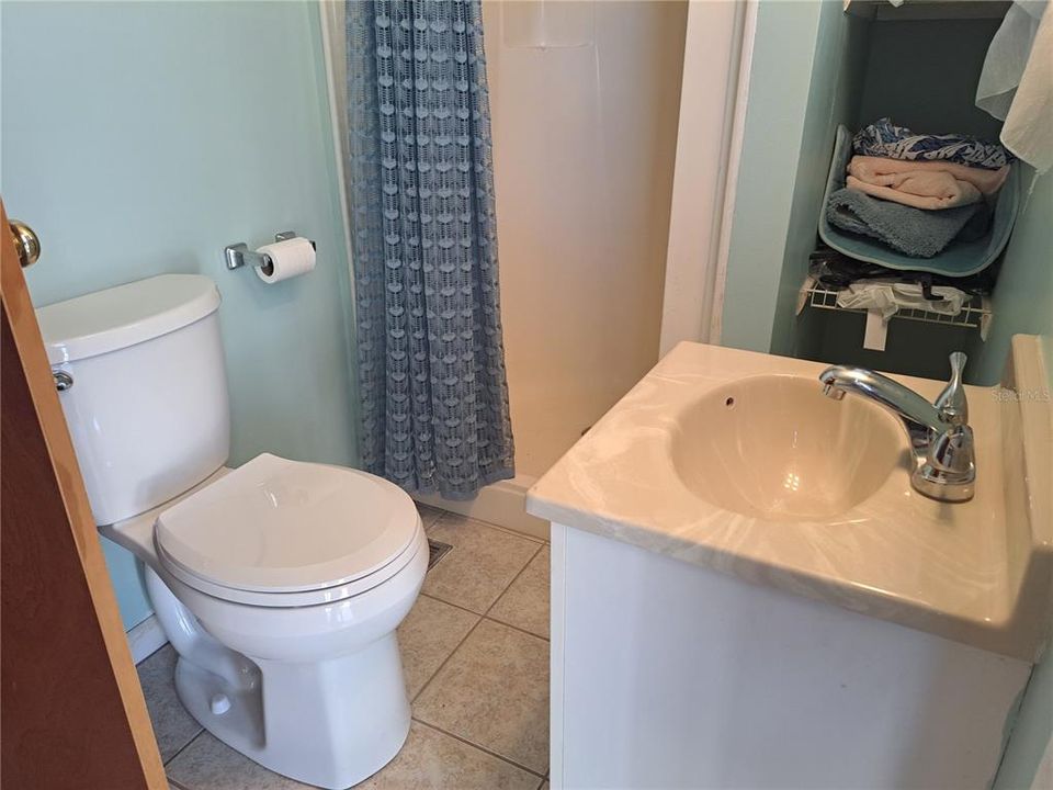 For Sale: $142,000 (2 beds, 2 baths, 756 Square Feet)