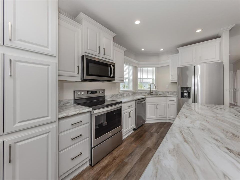 Kitchen, upgraded stainless steel appliances