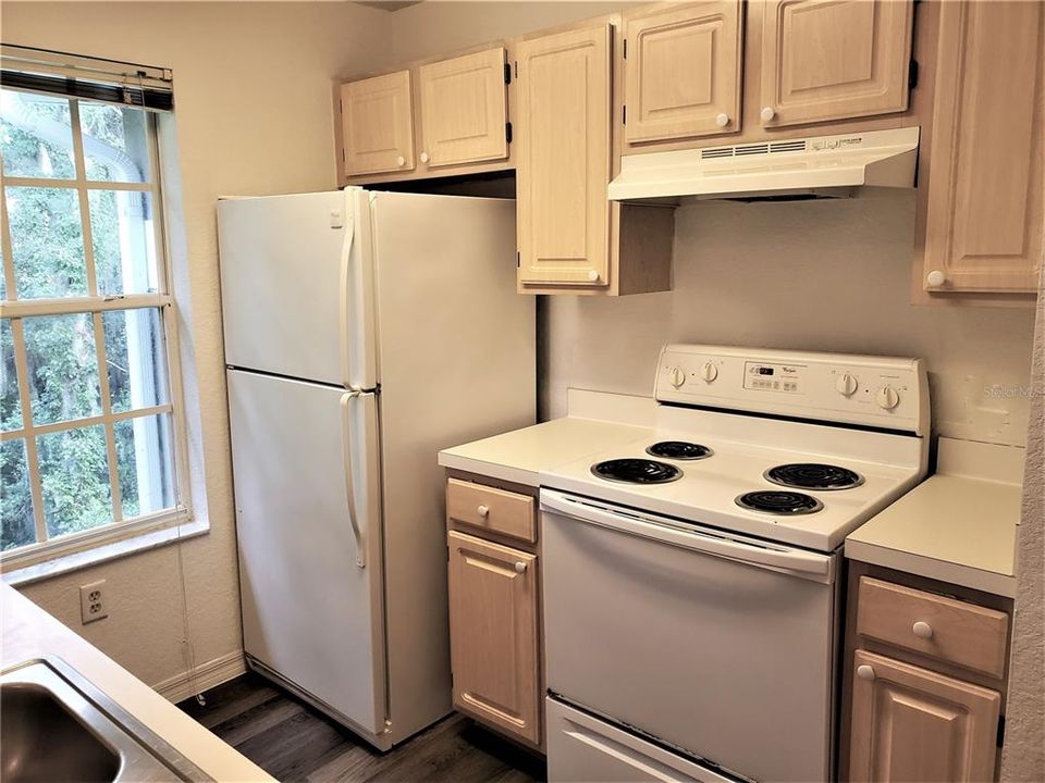 For Rent: $1,295 (1 beds, 1 baths, 618 Square Feet)