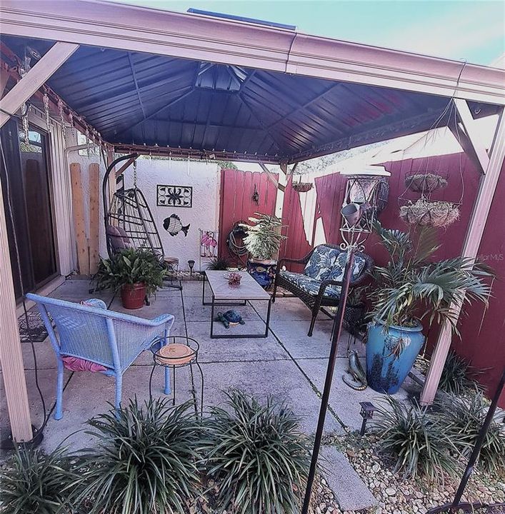 For Sale: $189,000 (2 beds, 2 baths, 960 Square Feet)