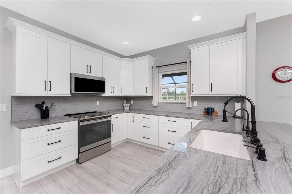 Pretty backsplash adds the finishing touch!