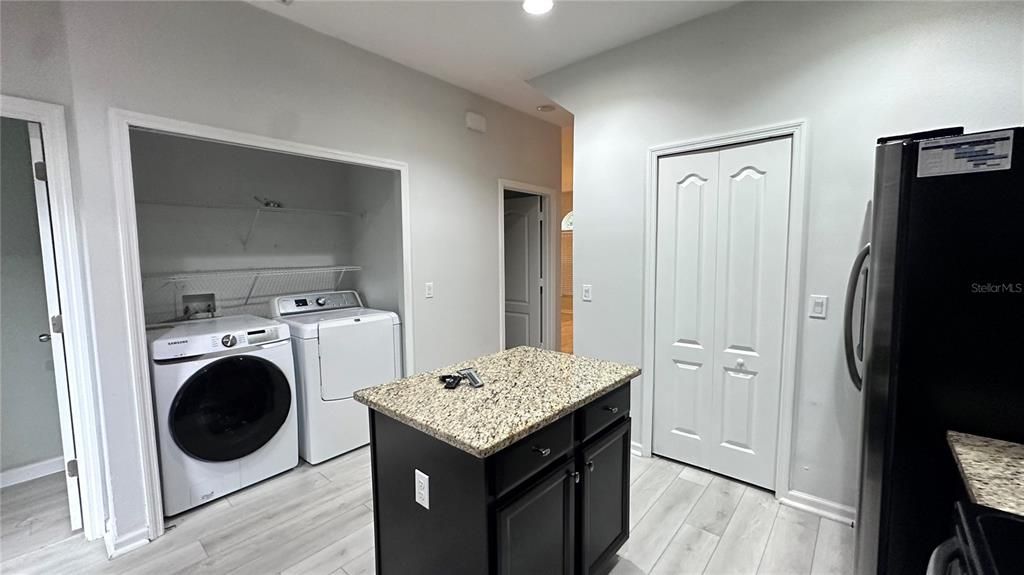 For Sale: $329,900 (3 beds, 2 baths, 1644 Square Feet)