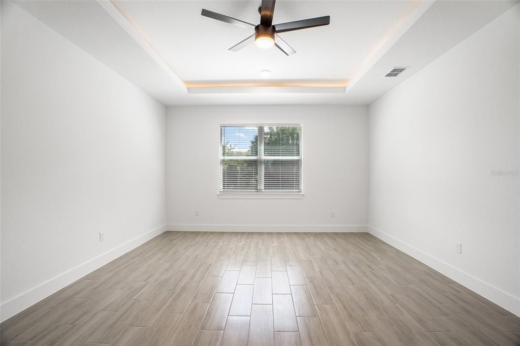 For Rent: $2,565 (4 beds, 2 baths, 1882 Square Feet)