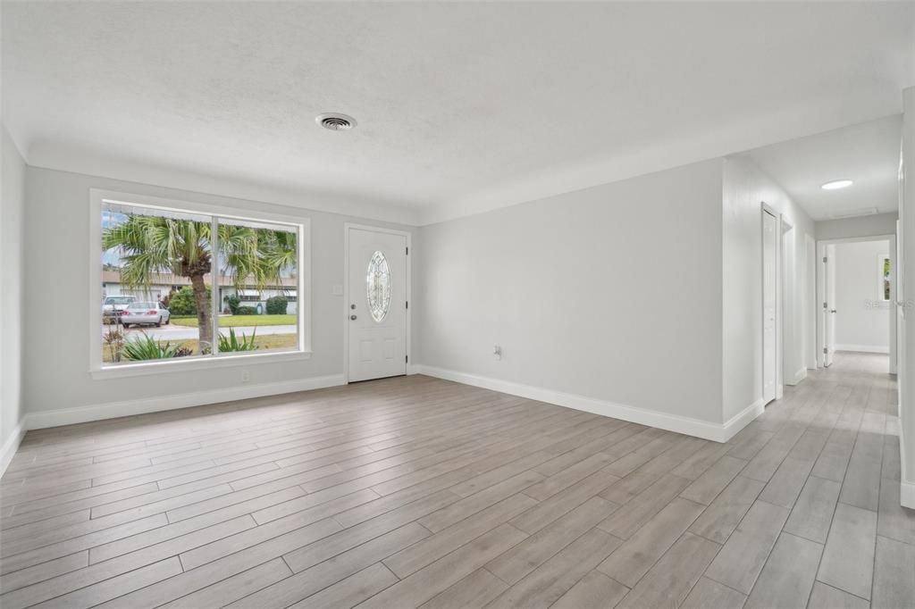 For Sale: $439,900 (3 beds, 2 baths, 1273 Square Feet)