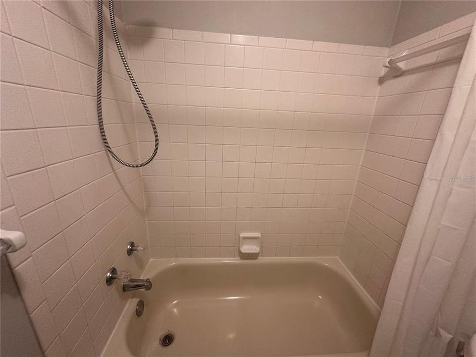 For Rent: $1,000 (1 beds, 1 baths, 615 Square Feet)