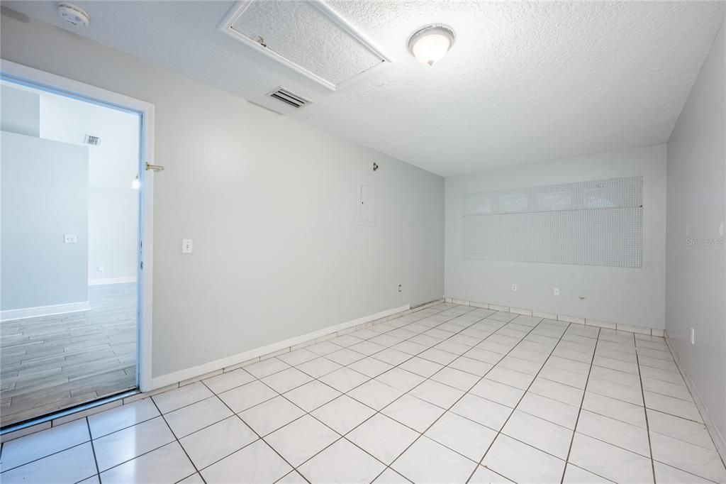 BONUS ROOM/CONVERTED GARAGE.