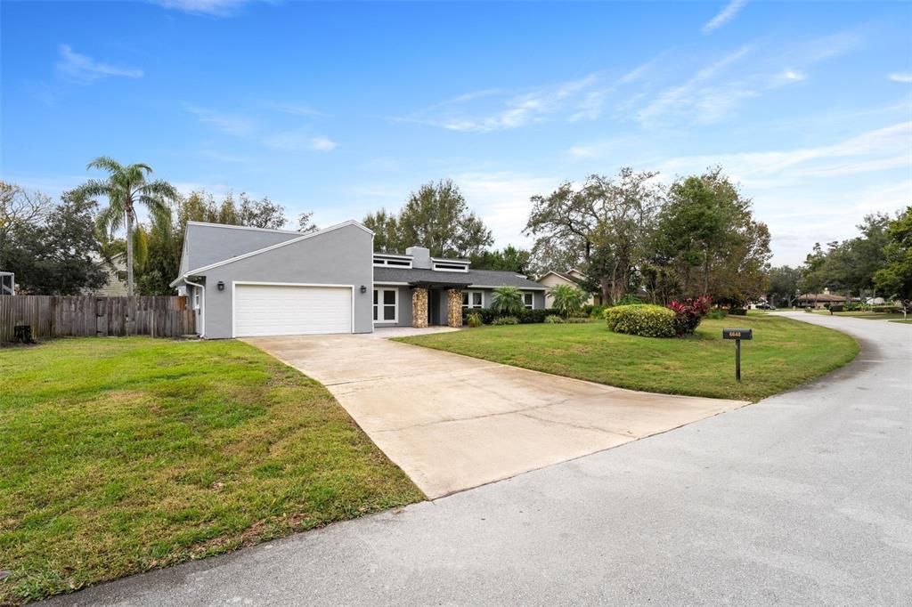 For Sale: $685,000 (3 beds, 2 baths, 1918 Square Feet)