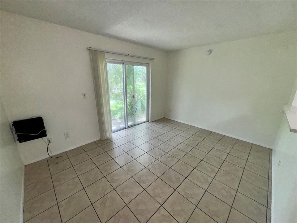 For Sale: $112,000 (1 beds, 1 baths, 504 Square Feet)