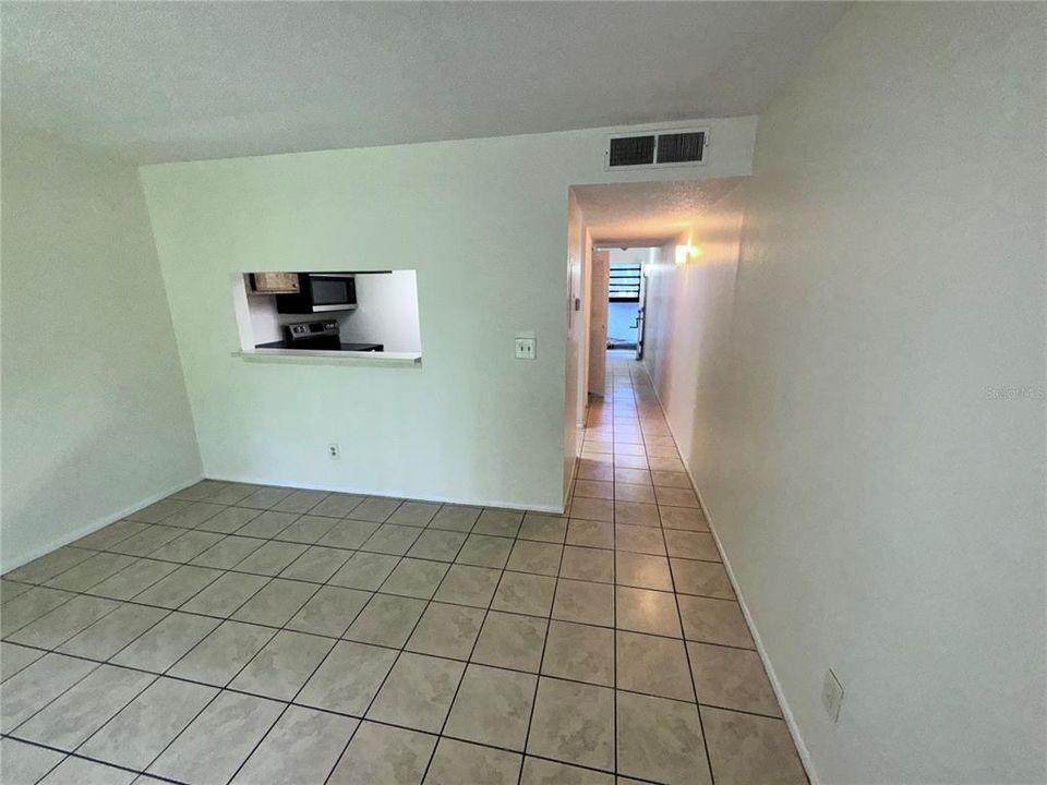 For Sale: $112,000 (1 beds, 1 baths, 504 Square Feet)