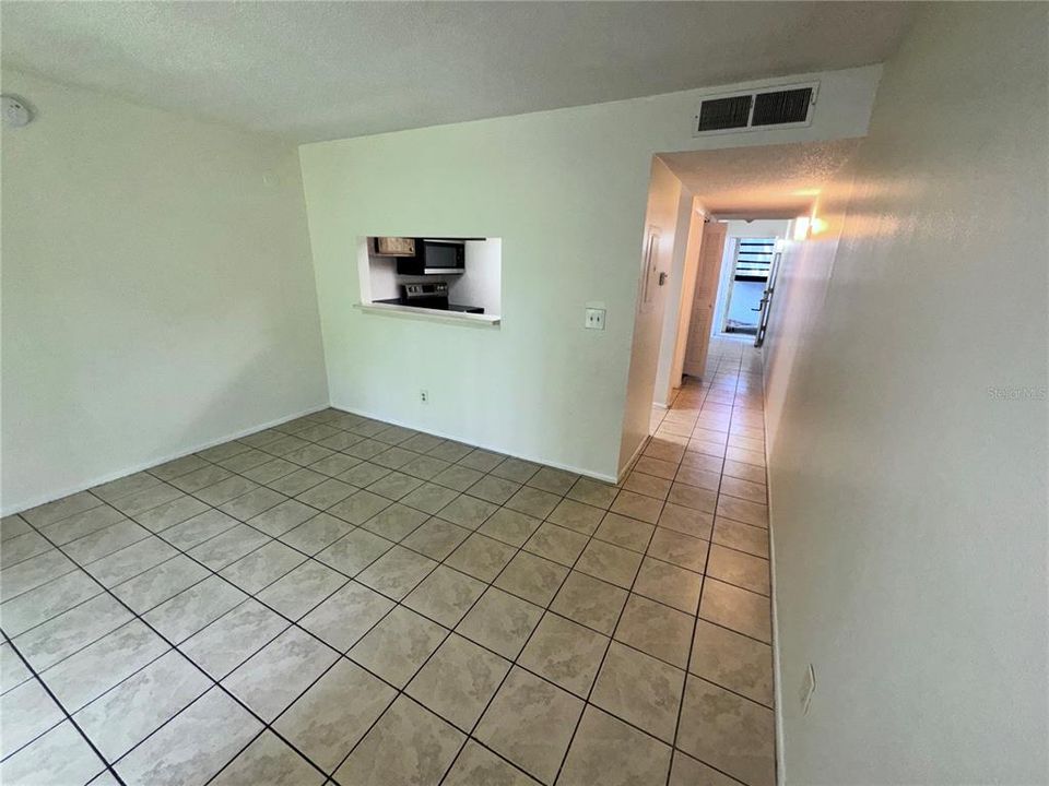 For Sale: $112,000 (1 beds, 1 baths, 504 Square Feet)