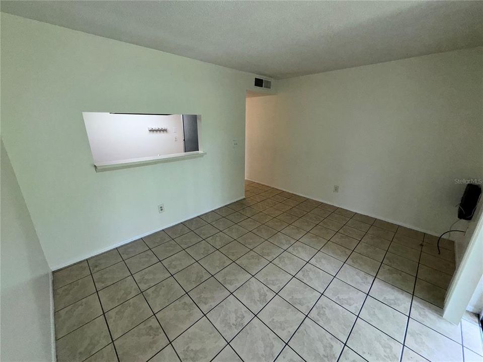 For Sale: $112,000 (1 beds, 1 baths, 504 Square Feet)