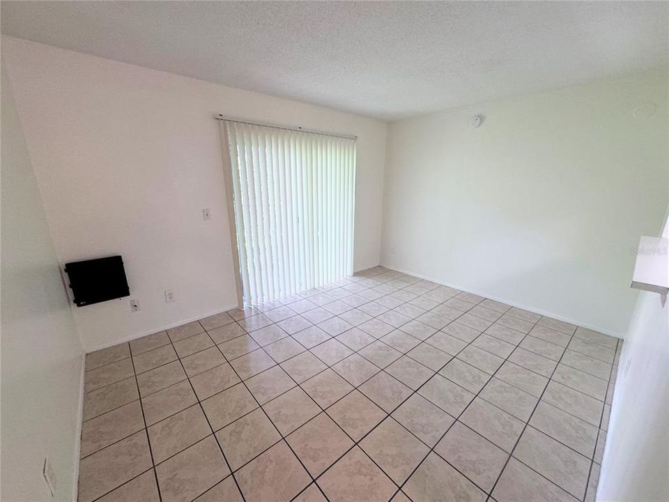 For Sale: $112,000 (1 beds, 1 baths, 504 Square Feet)