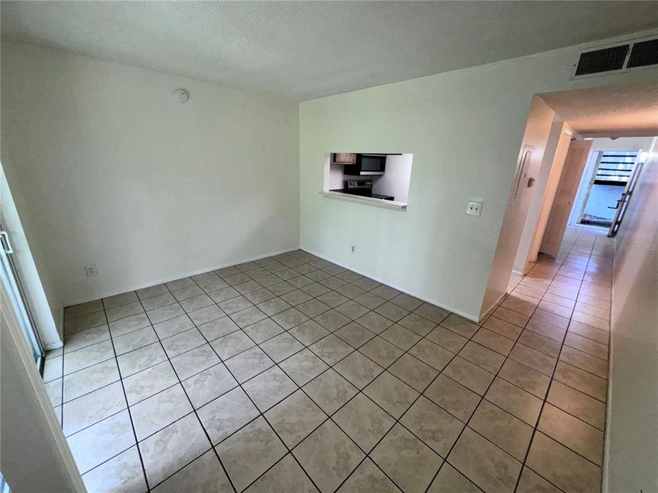 For Sale: $112,000 (1 beds, 1 baths, 504 Square Feet)