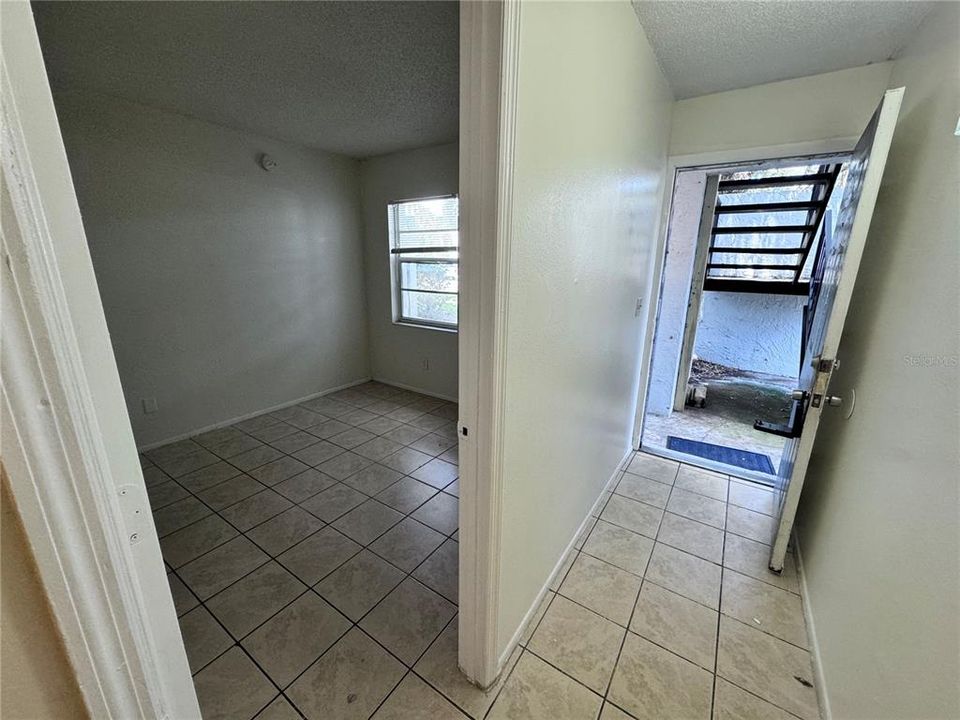 For Sale: $112,000 (1 beds, 1 baths, 504 Square Feet)