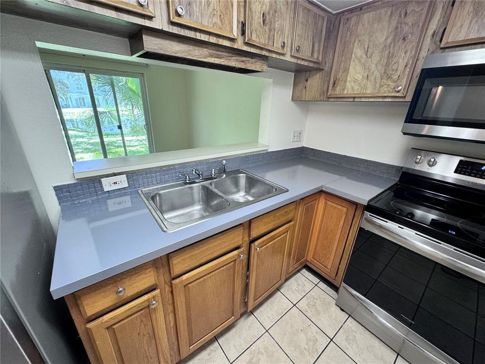 For Sale: $112,000 (1 beds, 1 baths, 504 Square Feet)